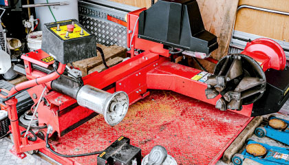 トラックバス用タイヤチェンジャー