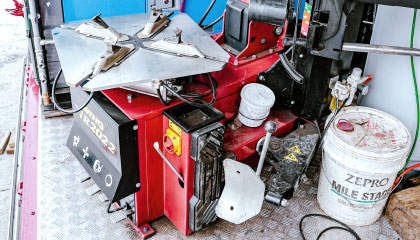 乗用車用タイヤチェンジャー